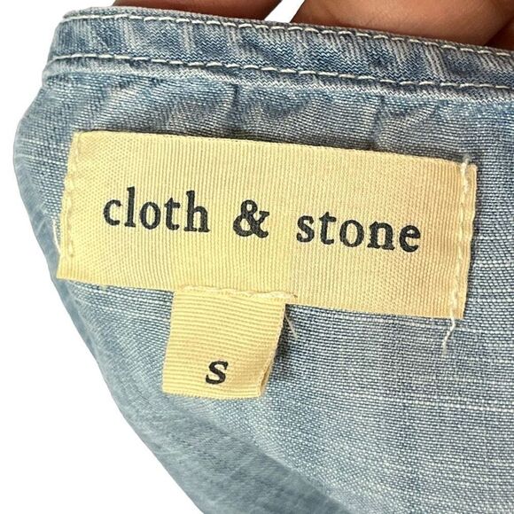 Cloth & Stone Chambray Top With Bell Sleeves Size  Small - Picture 9 of 10